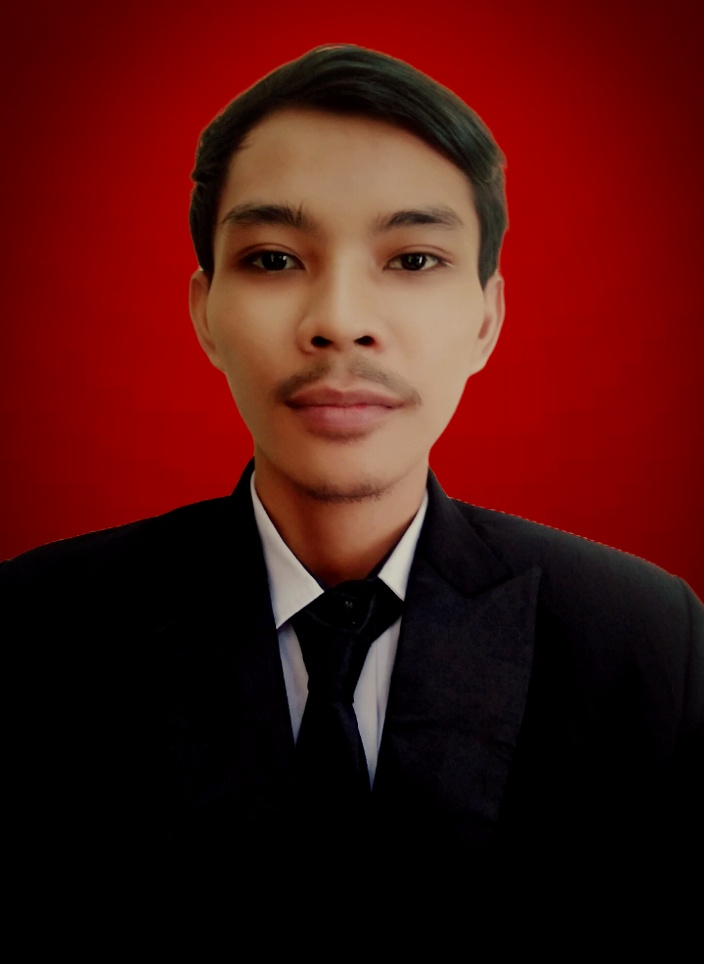 Foto profesional Faizal Ichsan, web developer berpengalaman dengan senyum ramah